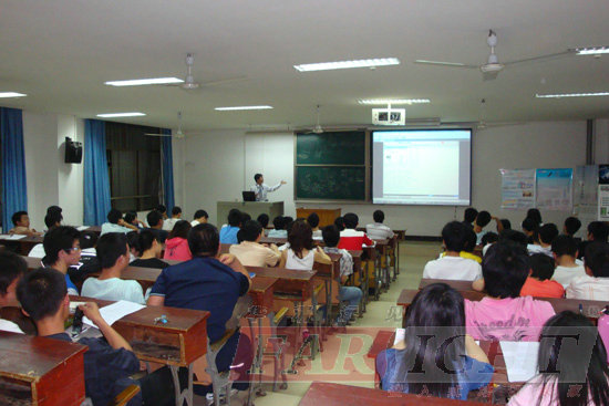 武漢華嵌中心走進武漢工程大學(xué)-李老師