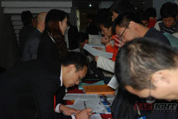 �A���h(yu��n)ҊǶ��ʽ��Ӗ(x��n)���M(f��i)�v����Ƭ