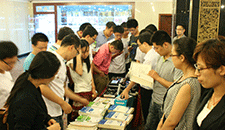 華清遠(yuǎn)見圖書及實驗設(shè)備展臺